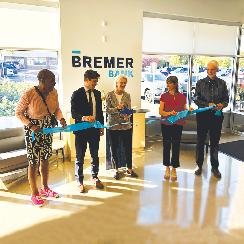 Bremer ribbon cutting