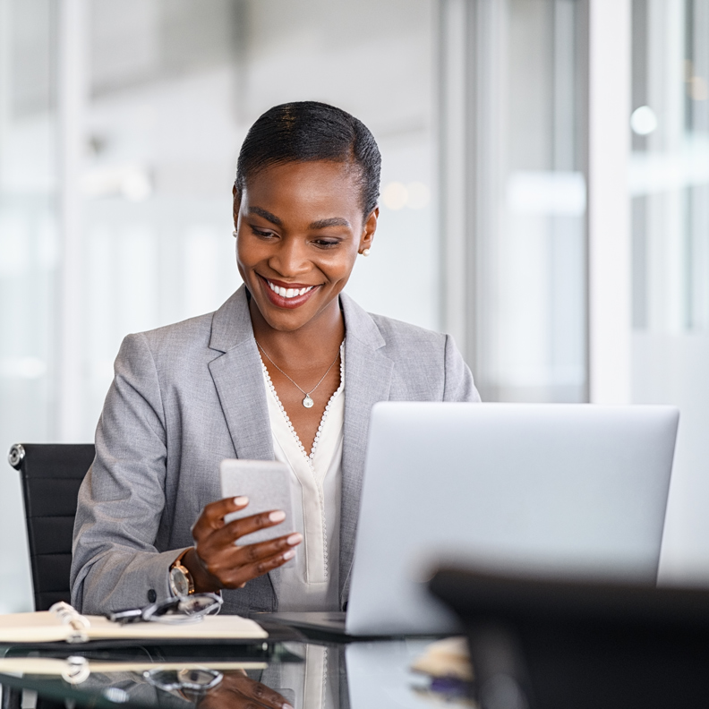 WomenWorking office 792x792