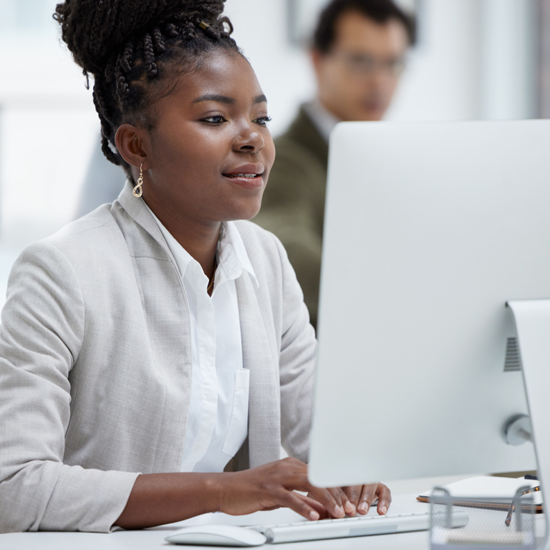 Women OnComputer Professional 792x792