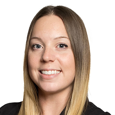 Becky Isker Headshot