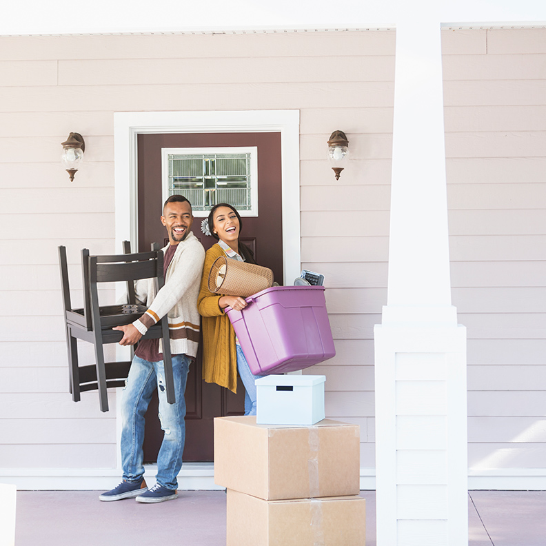 CoupleMovingIntoHome Porch 792x792